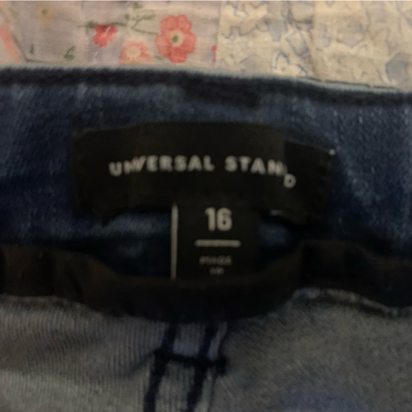 Universal Standard distressed skinny jeans - Picture 3 of 3